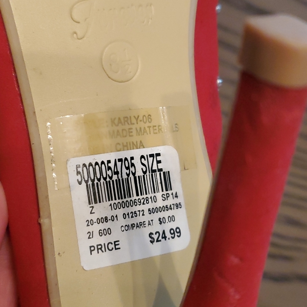 Red pattern heels - Picture 6 of 6